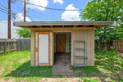 202 Northcrest Circle #D, Austin, TX 78752 - Photo 6