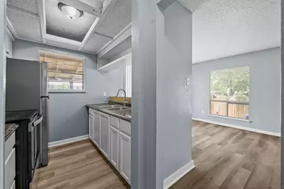 202 Northcrest Circle #D, Austin, TX 78752 - Photo 12