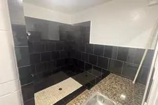 2415 W 10th St, Austin, TX 78703 - Photo 8