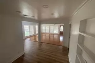 2415 W 10th St, Austin, TX 78703 - Photo 2