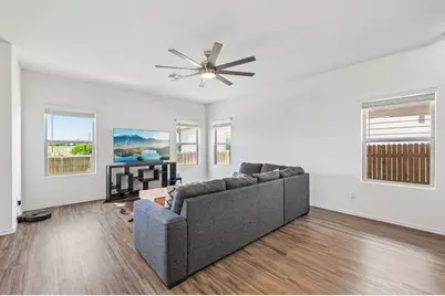 417 Greatest Gift Way, Jarrell, TX 76537 - Photo 6