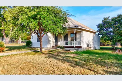 305 Tarrant Street, Llano, TX 78643 - Photo 4