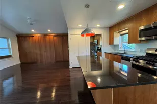 1208 E 2nd St, Austin, TX 78702 - Photo 8