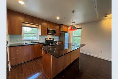 1208 E 2nd Street #B, Austin, TX 78702 - Photo 2