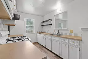 1304 Delano St, Austin, TX 78721 - Photo 4