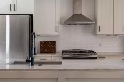 4709 York Hill Drive, Austin, TX 78723 - Photo 8