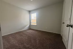 180 Pivot Dr, Taylor, TX 76574 - Photo 10