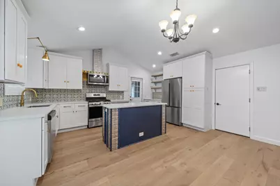 2507 Western Trails Boulevard, Austin, TX 78745 - Photo 2