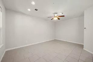 7220 Wyoming Springs Dr, Round Rock, TX 78681 - Photo 4