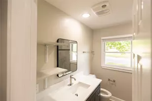 22 Steele St, Lampasas, TX 76550 - Photo 8