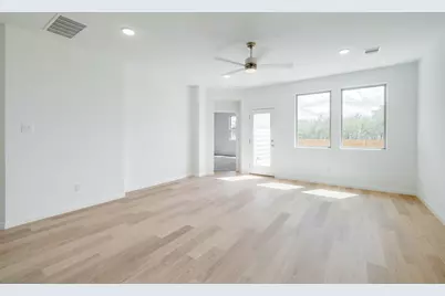 197 Hornet Street, Elgin, TX 78621 - Photo 8