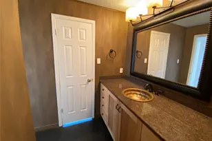 807 W 25th St, Austin, TX 78705 - Photo 12