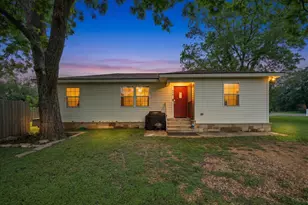 608 Washington St, Smithville, TX 78957 - Photo 1
