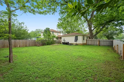 608 Washington Street, Smithville, TX 78957 - Photo 22