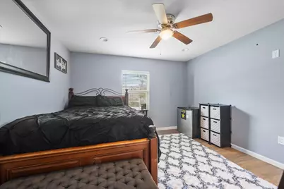 608 Washington Street, Smithville, TX 78957 - Photo 18