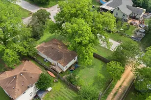 608 Washington St, Smithville, TX 78957 - Photo 28