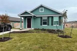 420 Halfmoon Dr, Lockhart, TX 78644 - Photo 2