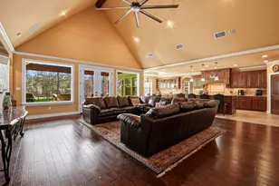 187 Territory Dr, Bastrop, TX 78602 - Photo 8