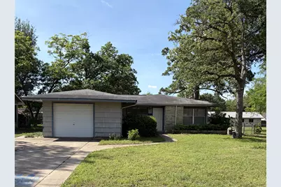 2109 Murray Avenue, Rockdale, TX 76567 - Photo 2