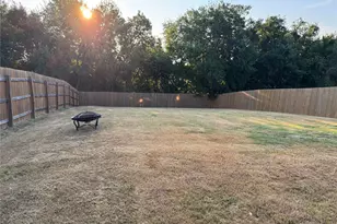 204 James River Dr, Hutto, TX 78634 - Photo 2