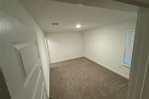 204 James River Dr, Hutto, TX 78634 - Photo 2