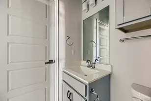 1408 Waterloo Shore Ln, Austin, TX 78741 - Photo 12