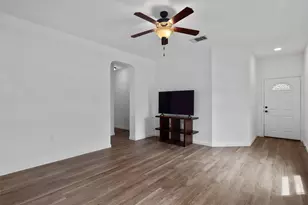 8824 Stambourne St, Austin, TX 78747 - Photo 6