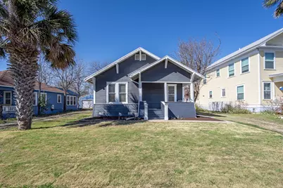 1012 W 6th Street, Taylor, TX 76574 - Photo 2