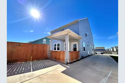 202 Pebblestream Pass, Taylor, TX 76574 - Photo 4