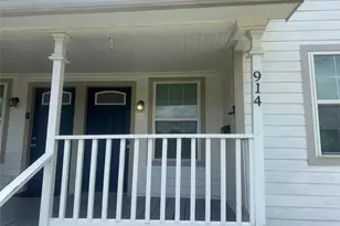914 W Lynwood Ave, San Antonio, TX 78201 - Photo 2