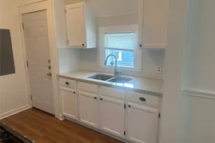 914 W Lynwood Ave, San Antonio, TX 78201 - Photo 8