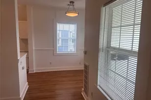 914 W Lynwood Ave, San Antonio, TX 78201 - Photo 4