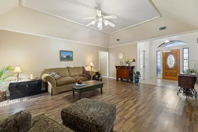 307 Cherrywood Circle, Taylor, TX 76574 - Photo 10