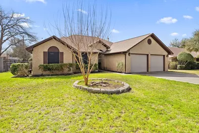 307 Cherrywood Circle, Taylor, TX 76574 - Photo 2
