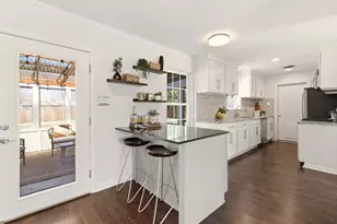 8100 Stillwood Ln, Austin, TX 78757 - Photo 12
