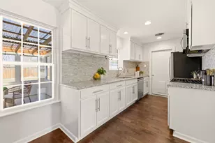 8100 Stillwood Ln, Austin, TX 78757 - Photo 14