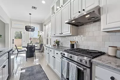 5000 Mission Oaks Boulevard #30, Austin, TX 78735 - Photo 2