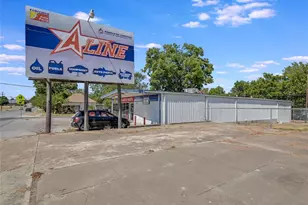 1022 N Main St, Taylor, TX 76574 - Photo 1