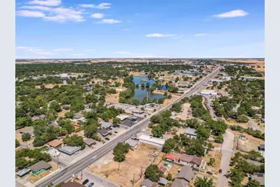 1022 N Main Street, Taylor, TX 76574 - Photo 8