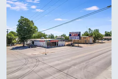 1022 N Main Street, Taylor, TX 76574 - Photo 4