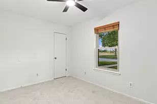 1714 Twin Island Dr, Lockhart, TX 78644 - Photo 12