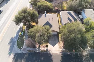 1601 Lynnville Trail, Austin, TX 78727 - Photo 8