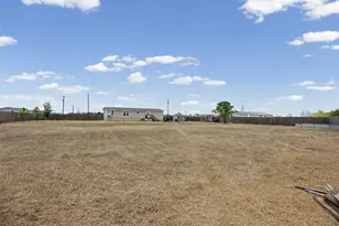 138 Double C Dr, Cedar Creek, TX 78612 - Photo 8