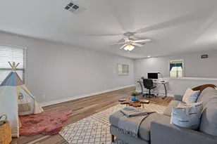 219 Wildwood Dr, Georgetown, TX 78633 - Photo 16