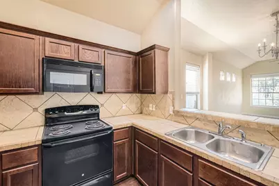 107 Creekside Villa Drive, Kyle, TX 78640 - Photo 14