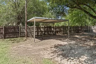 1707 N Travis Ave, Cameron, TX 76520 - Photo 4