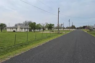 16 Brenda Ln, Round Rock, TX 78665 - Photo 8