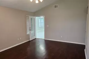 16 Brenda Ln, Round Rock, TX 78665 - Photo 18