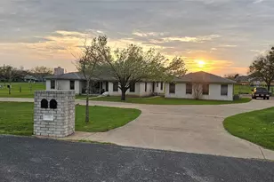 16 Brenda Ln, Round Rock, TX 78665 - Photo 1