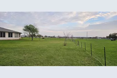 16 Brenda Lane, Round Rock, TX 78665 - Photo 2